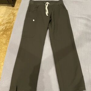 Figs Women’s XSP Black Kade Cargo with Drawstring Style T21004P Cut #1227